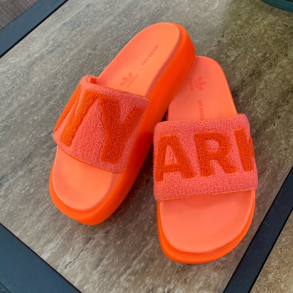 Ivy park neon orange slides - Picture 2 of 4